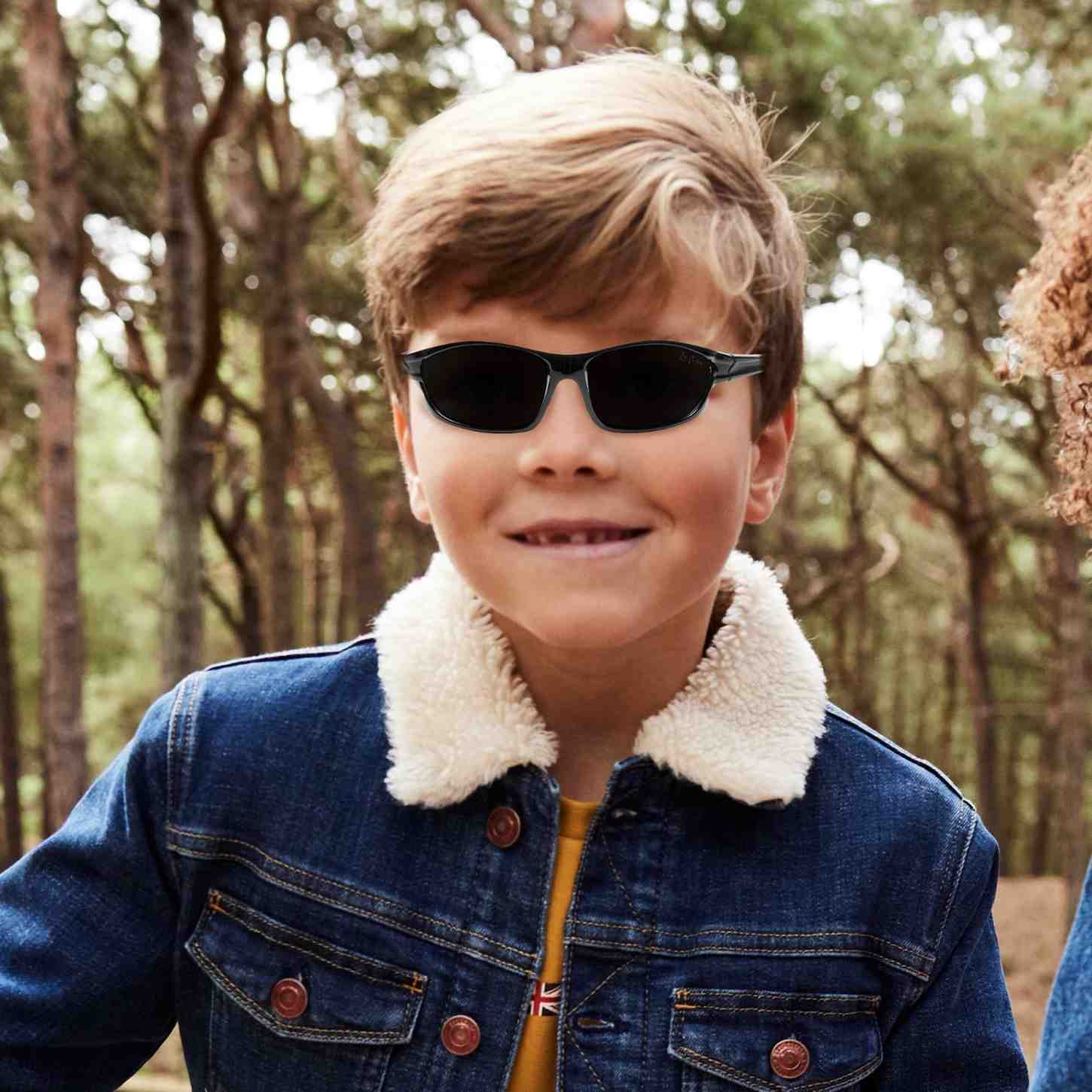 Lee Cooper Polarized Sports Sunglasses for Boys & Girls with Silver Mirrored TAC Lenses, Black Full-Rim Polycarbonate Wraparound Frame | LCK101C01
